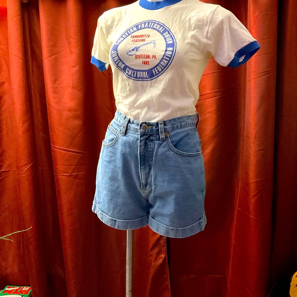 Vintage high wasted limited mom jean shorts